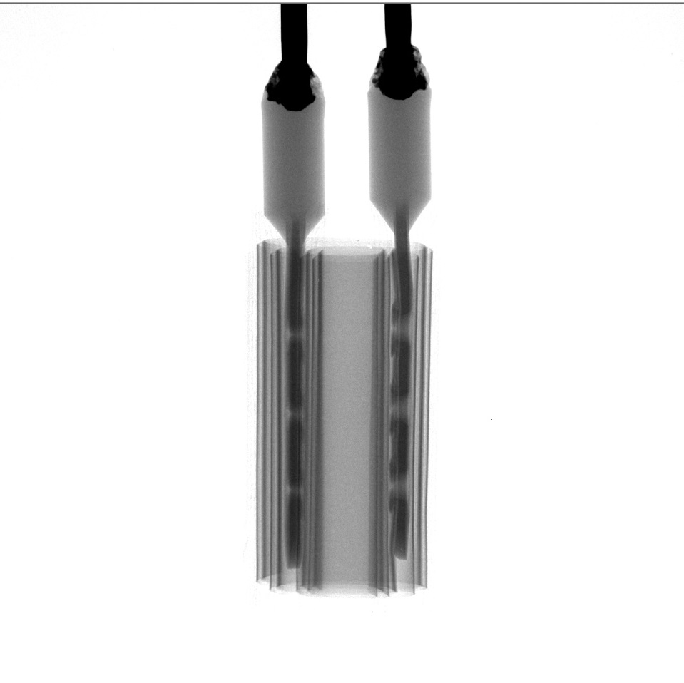 electrolytic capacitor needle height difference